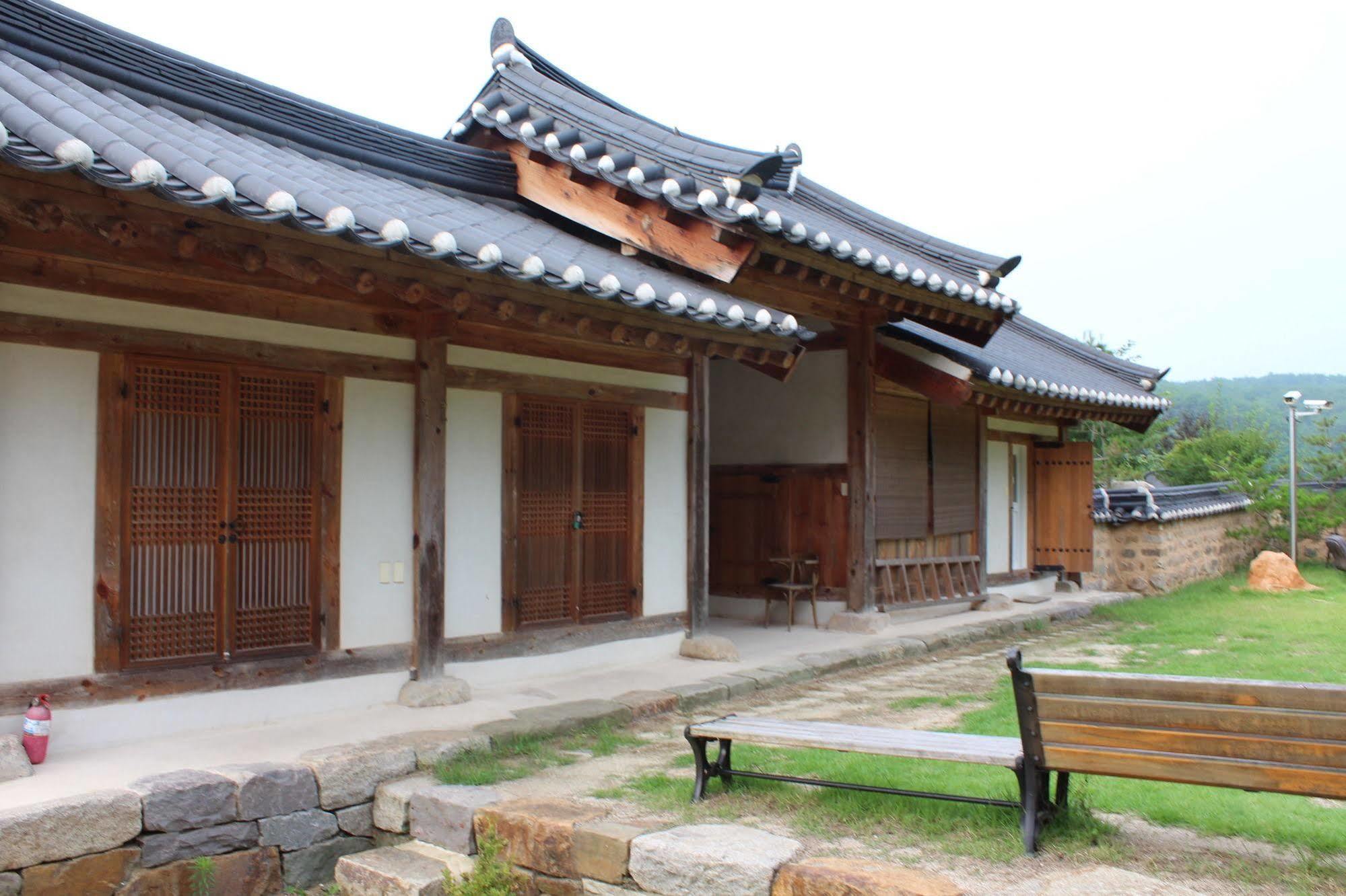 Ongye Jongtaek Hotel Andong Exterior photo